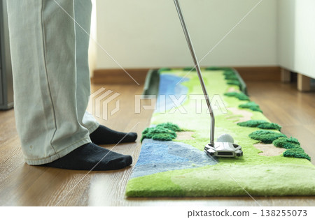 Golf Putting Practicing Mat Equipment at Home Golf Putting Practicing Mat Equipment at Home 138255073