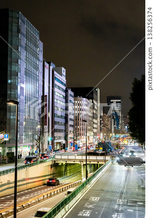 Night view of Showa-dori from the pedestrian overpass at the south end of Edobashi Bridge in Nihonbashi, Chuo Ward, Tokyo. Night view of Showa-dori from the pedestrian overpass at the south end of Edobashi Bridge in Nihonbashi, Chuo Ward, Tokyo. 138256374