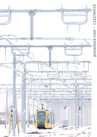 Utsunomiya Hiraishi Station "Light Rail and Snow Scenery" Utsunomiya Hiraishi Station "Light Rail and Snow Scenery" 138256419