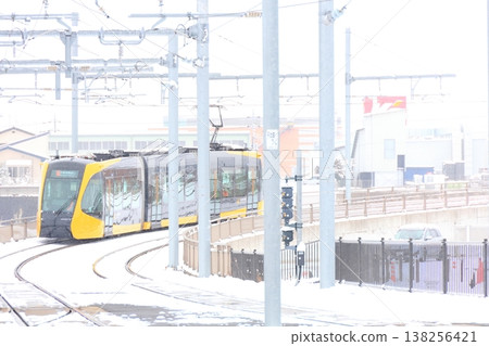 Utsunomiya Hiraishi Station "Light Rail and Snow Scenery" Utsunomiya Hiraishi Station "Light Rail and Snow Scenery" 138256421