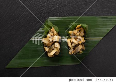 Abalone sushi 138257034