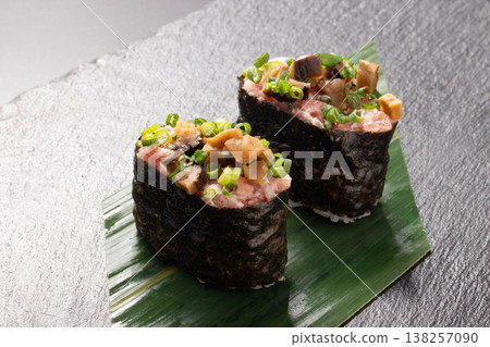 Torogakko Gunkan, Maguro Tataki, Iburigakko Torogakko Gunkan, Maguro Tataki, Iburigakko 138257090