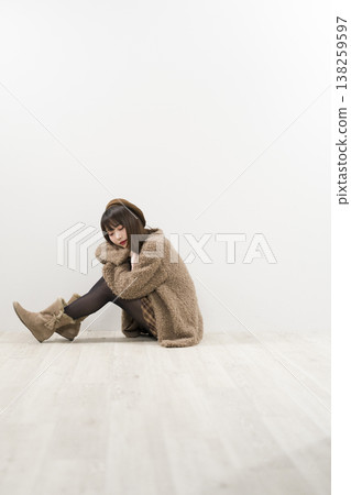 Woman     138259597