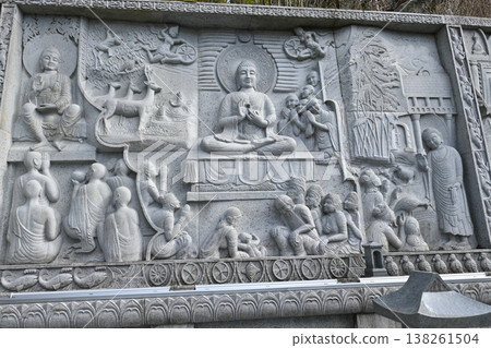【奈良】在坪坂寺,一年一度的雛曼陀羅祭是有趣的活動,您可以在這裡尋找有趣的雛人偶。 【奈良】在坪坂寺,一年一度的雛曼陀羅祭是有趣的活動,您可以在這裡尋找有趣的雛人偶。 138261504