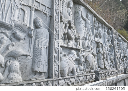 【奈良】在坪坂寺，一年一度的雛曼陀羅祭是有趣的活動，您可以在這裡尋找有趣的雛人偶。 138261505