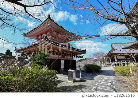 【奈良】在坪坂寺,一年一度的雛曼陀羅祭是有趣的活動,您可以在這裡尋找有趣的雛人偶。 【奈良】在坪坂寺,一年一度的雛曼陀羅祭是有趣的活動,您可以在這裡尋找有趣的雛人偶。 138261510