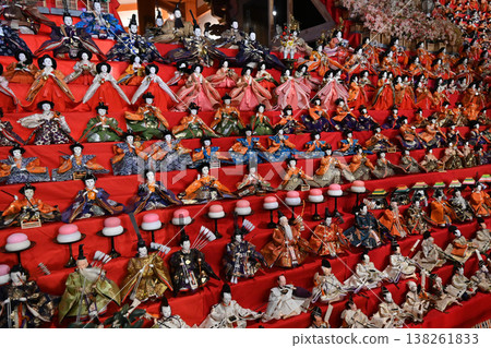 【奈良】在坪坂寺,一年一度的雛曼陀羅祭是有趣的活動,您可以在這裡尋找有趣的雛人偶。 【奈良】在坪坂寺,一年一度的雛曼陀羅祭是有趣的活動,您可以在這裡尋找有趣的雛人偶。 138261833