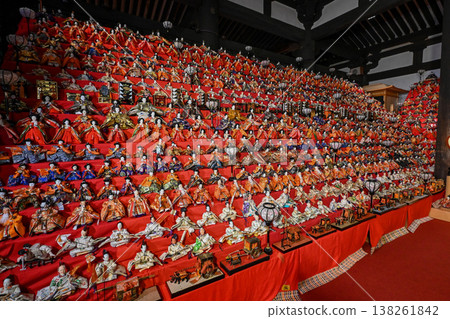 【奈良】在坪坂寺，一年一度的雛曼陀羅祭是有趣的活動，您可以在這裡尋找有趣的雛人偶。 138261842