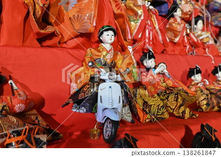 【奈良】在坪坂寺，一年一度的雛曼陀羅祭是有趣的活動，您可以在這裡尋找有趣的雛人偶。 138261847