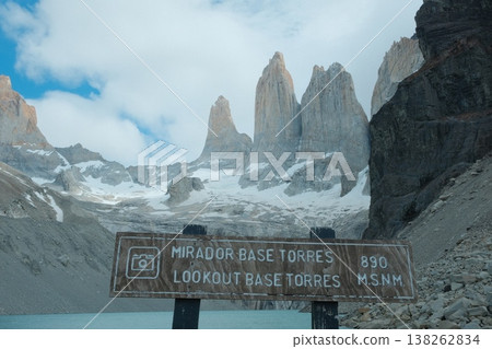 [Patagonia] Mirador Las Torres Base 138262834