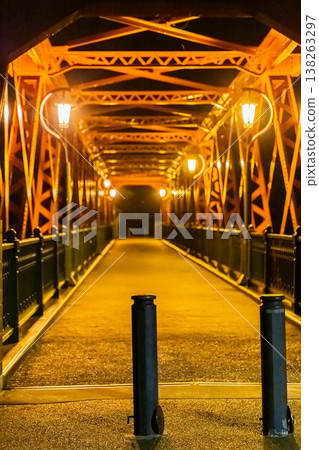 支笏湖,夜景山間鐵路橋 支笏湖,夜景山間鐵路橋 138263297