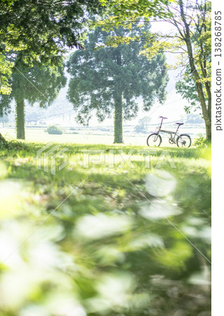 Cycling image of fresh greenery and early summer (Oyama Kagamiga-naru) 138268785