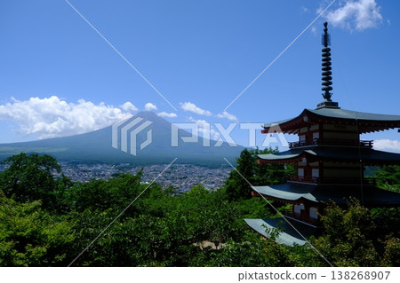 Chureito Pagoda Fuji Mountain Scenic View 138268907