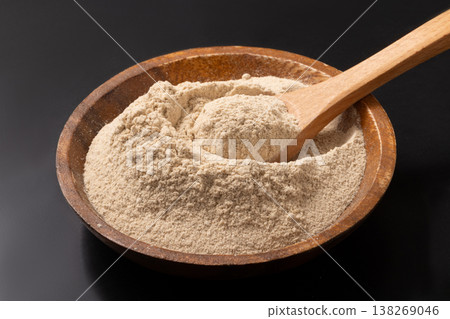 Shiitake mushroom powder 138269046