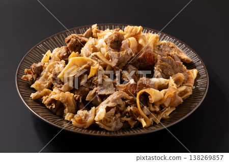 Beef tendons (pre-boiled) 138269857