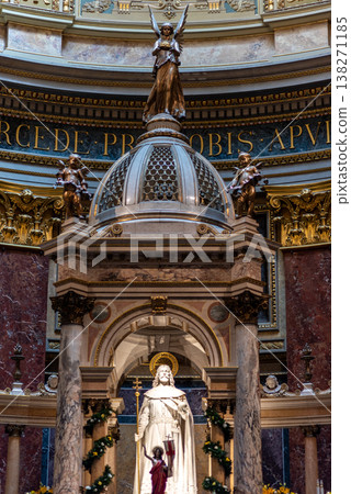 Interior of St. Stephen Basilica, Roman Catholic church and UNESCO World Heritage Site in Budapest, Hungary Interior of St. Stephen Basilica, Roman Catholic church and UNESCO World Heritage Site in Budapest, Hungary 138271185