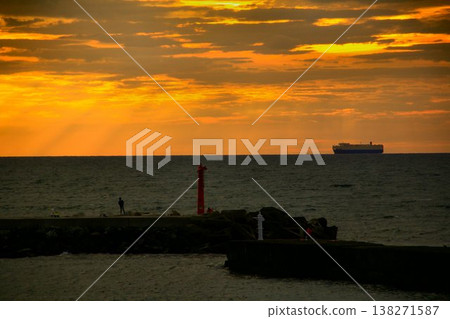 日出令人眼花...亂。 138271587