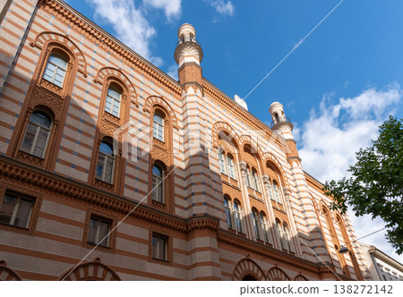 Dohany Street Synagogue known as the Great Synagogue, the largest synagogue in Europe, in Budapest, Hungary 138272142
