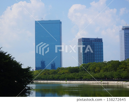 大阪城公園護城河及週邊建築(大阪府大阪市中央區) 大阪城公園護城河及週邊建築(大阪府大阪市中央區) 138272645