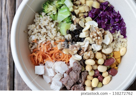 Protein-rich chopped salad with brown rice Protein-rich chopped salad with brown rice 138272762