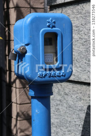 在兵庫縣神戶市看到的神戶市自來水局的遠端抄表箱(抄表面板)。 在兵庫縣神戶市看到的神戶市自來水局的遠端抄表箱(抄表面板)。 138273546