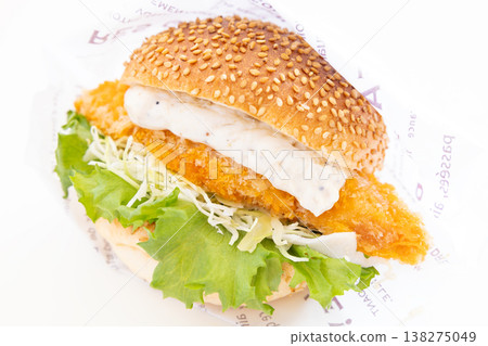 美味的韃靼魚三明治 美味的韃靼魚三明治 138275049