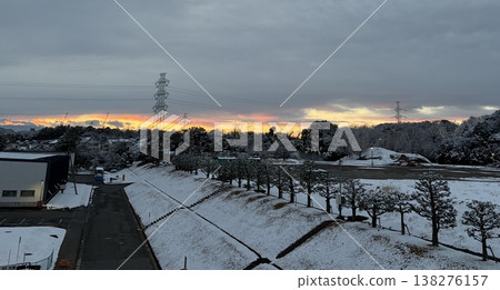 雪天的夕陽 138276157
