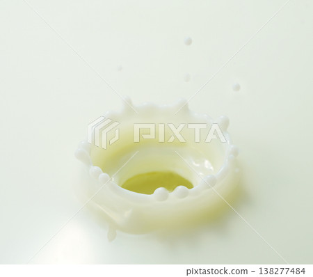 Milk Crown Milk Crown 138277484