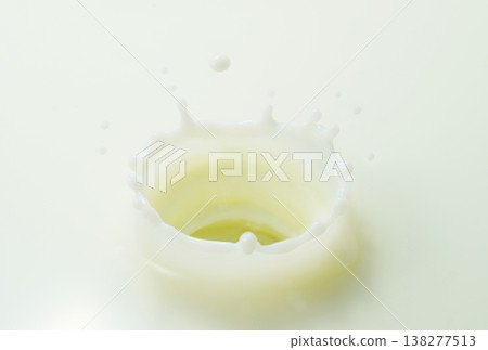 Milk Crown Milk Crown 138277513