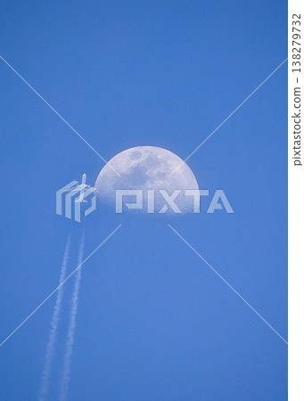 月球與飛機之間的會合 月球與飛機之間的會合 138279732