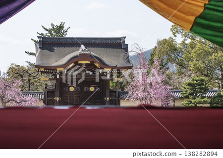 Daikakuji Temple with cherry blossoms in bloom - Kyoto tourist spot in spring - Kyoto's famous cherry blossom spot Daikakuji Temple with cherry blossoms in bloom - Kyoto tourist spot in spring - Kyoto's famous cherry blossom spot 138282894