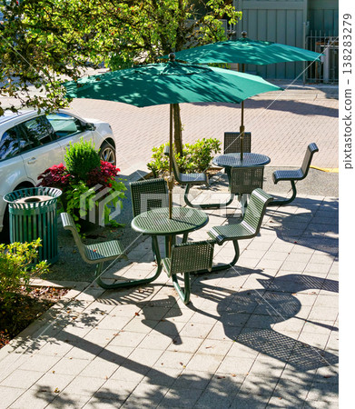 Summertime street cafe on warm sunny evening in British Columbia Summertime street cafe on warm sunny evening in British Columbia 138283279
