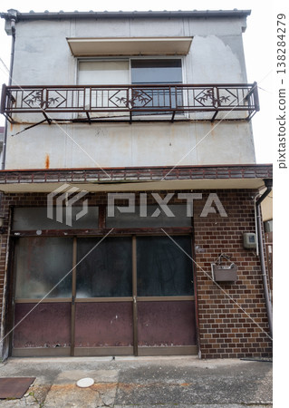 日本岡山縣倉敷市兒島的一座古老而美麗的建築 138284279