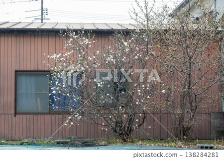 日本岡山縣倉敷市兒島的一座古老而美麗的建築 138284281