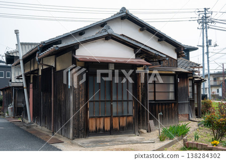 日本岡山縣倉敷市兒島的一座古老而美麗的建築 138284302