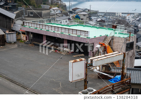 日本岡山縣倉敷市兒島的一座古老而美麗的建築 138284318