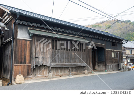 日本岡山縣倉敷市兒島的一座古老而美麗的建築 日本岡山縣倉敷市兒島的一座古老而美麗的建築 138284328