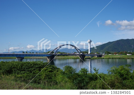 Nagara River Bridge and Kiso Three Rivers Park/Observation Tower (Photo taken from the left bank of the Nagara River) Nagara River Bridge and Kiso Three Rivers Park/Observation Tower (Photo taken from the left bank of the Nagara River) 138284501