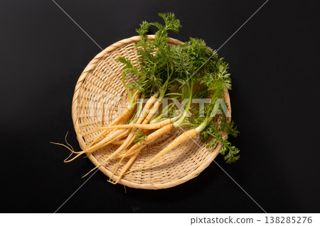 [Yamagata Prefecture] Thin Carrots 138285276