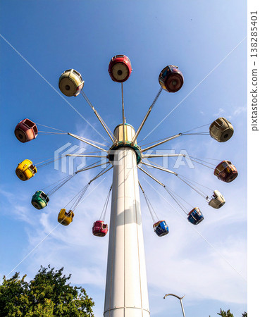 Ferris wheel, colorful amusement park, sky Ferris wheel, colorful amusement park, sky 138285401