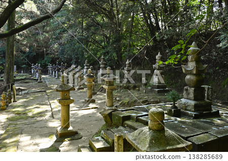 Mausoleum of the Shimazu family of the Sadowara Domain 138285689