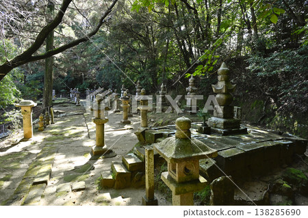 佐渡原藩島津家陵墓 138285690
