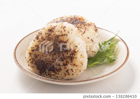 紫蘇籽味噌烤飯糰 138286410