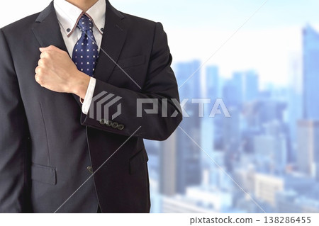 一位值得信賴的商人，擁有都會背景 138286455