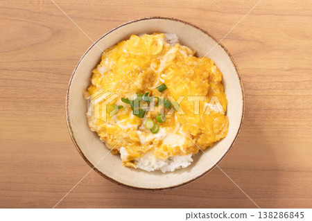 Tempura batter rice bowl, Tanuki rice bowl Tempura batter rice bowl, Tanuki rice bowl 138286845