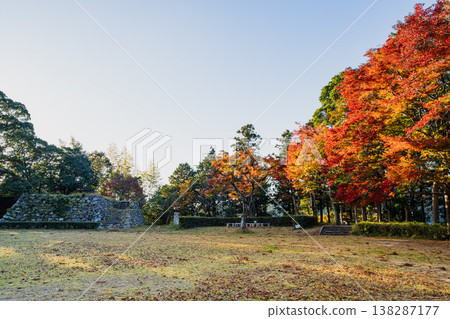 View of the ruins of Futamata Castle in Hamamatsu City (Shizuoka Prefecture) View of the ruins of Futamata Castle in Hamamatsu City (Shizuoka Prefecture) 138287177