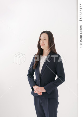 Smiling business woman Smiling business woman 138287377