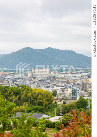 A view of the northern part of Wakayama City from the Kinokawa Service Area. 138287533
