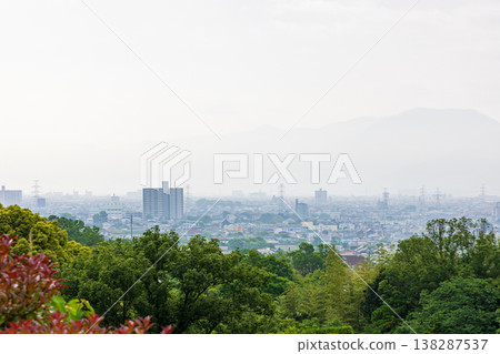從紀之川服務區眺望和歌山市北部。 從紀之川服務區眺望和歌山市北部。 138287537