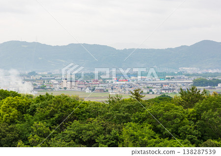 A view of the northern part of Wakayama City from the Kinokawa Service Area. A view of the northern part of Wakayama City from the Kinokawa Service Area. 138287539